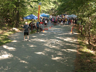 Runners assembling into start chute